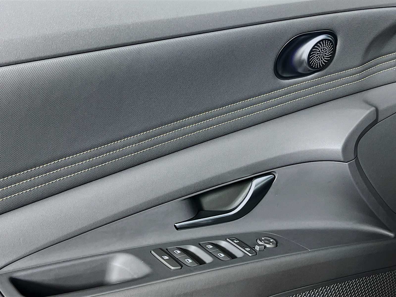 2023 Hyundai Elantra SEL - Photo 18