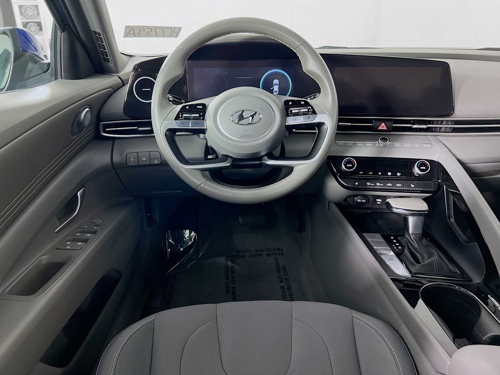 2023 Hyundai Elantra SEL - Photo 23