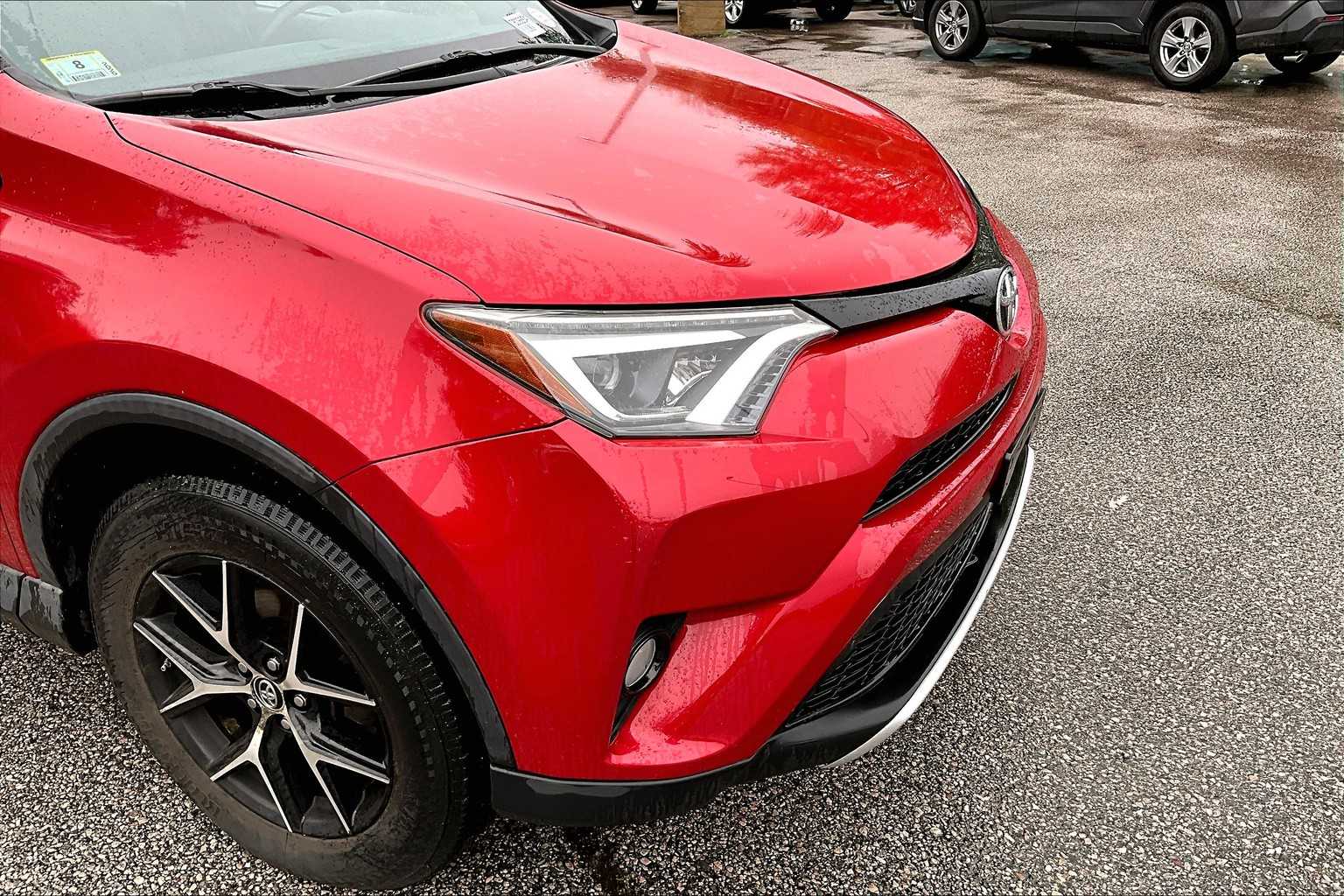 2016 Toyota RAV4 SE - Photo 5