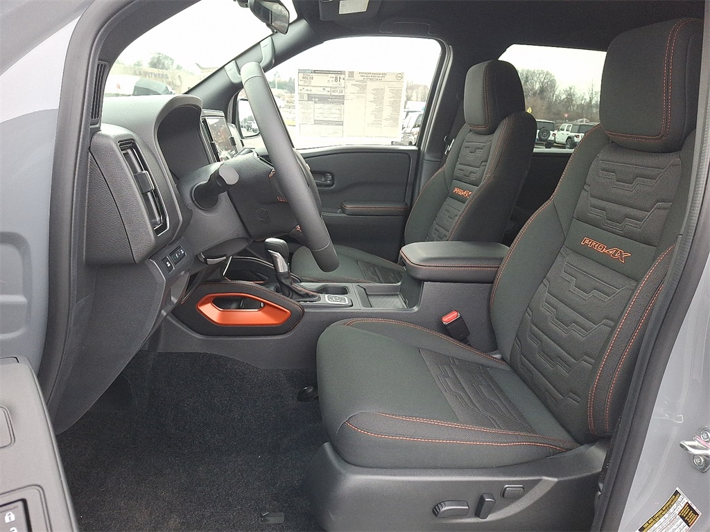 2026 Nissan Frontier PRO-4X - Photo 9