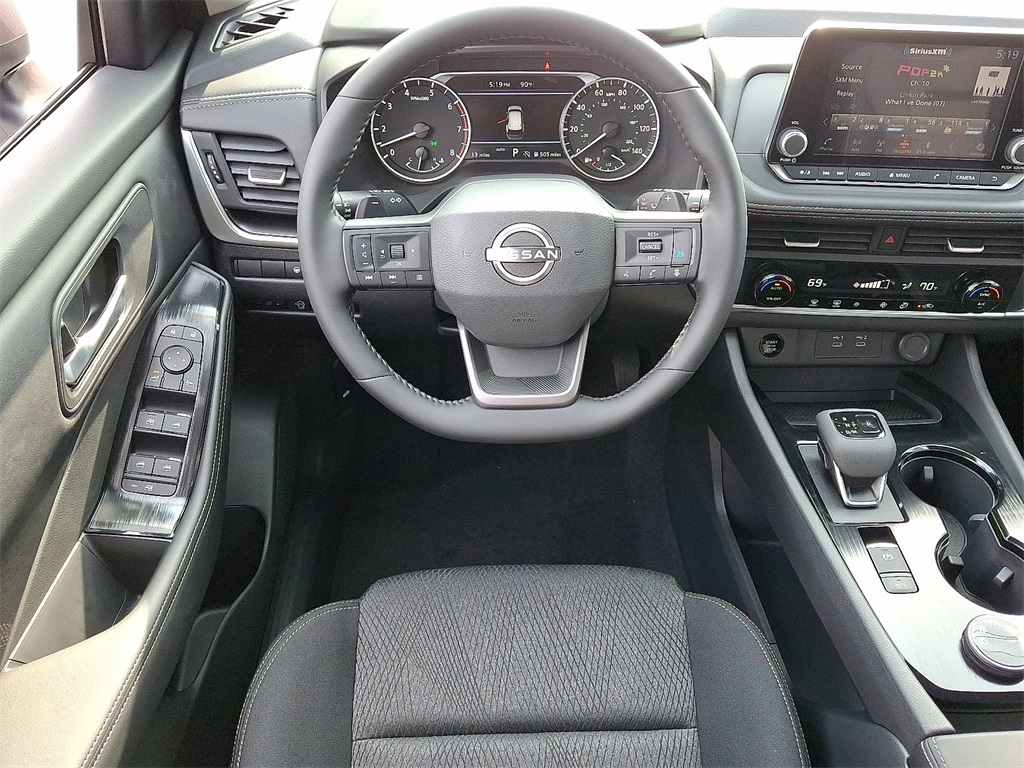 2025 Nissan Rogue SV - Photo 7