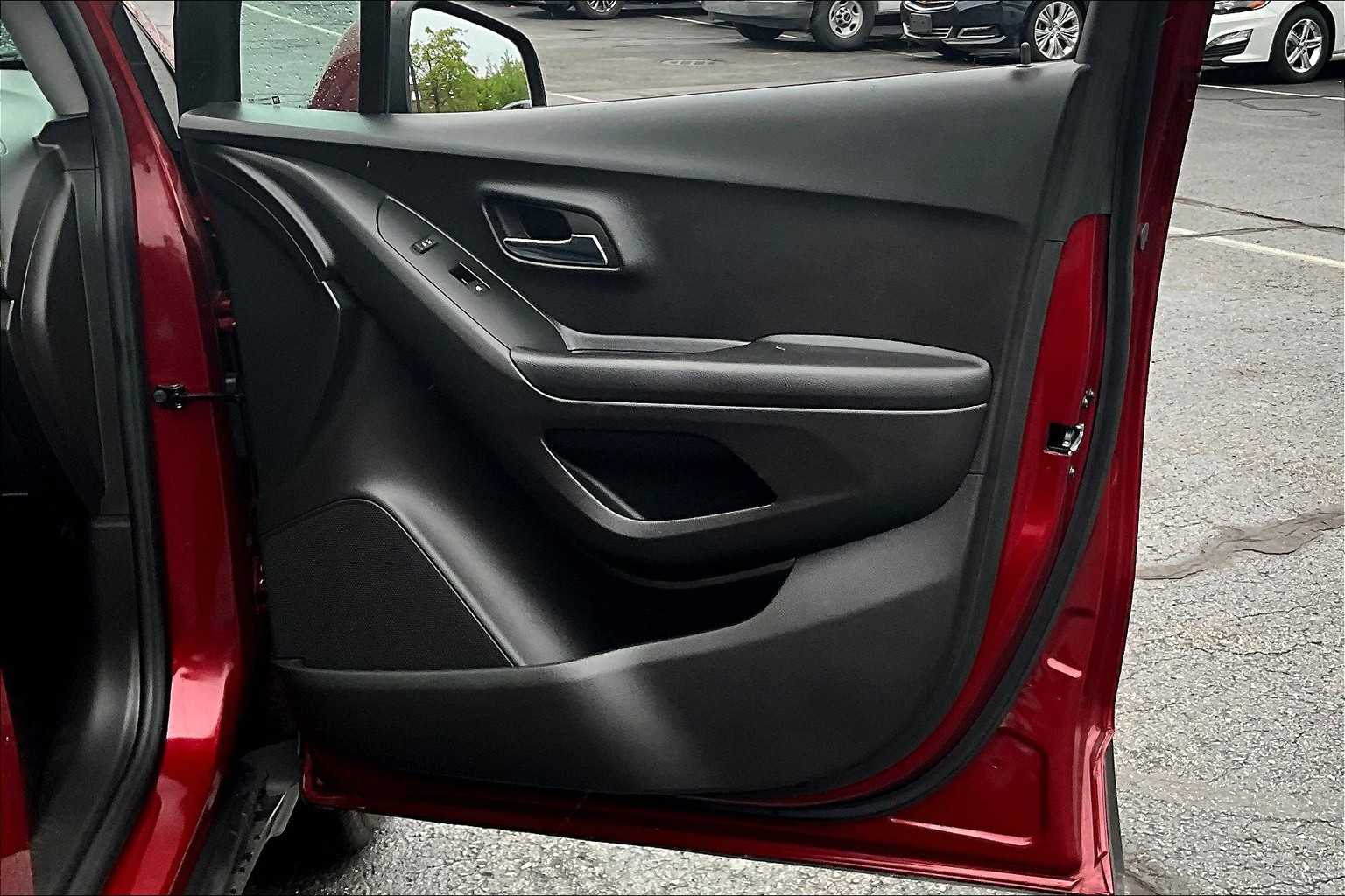 2022 Chevrolet Trax LT - Photo 12