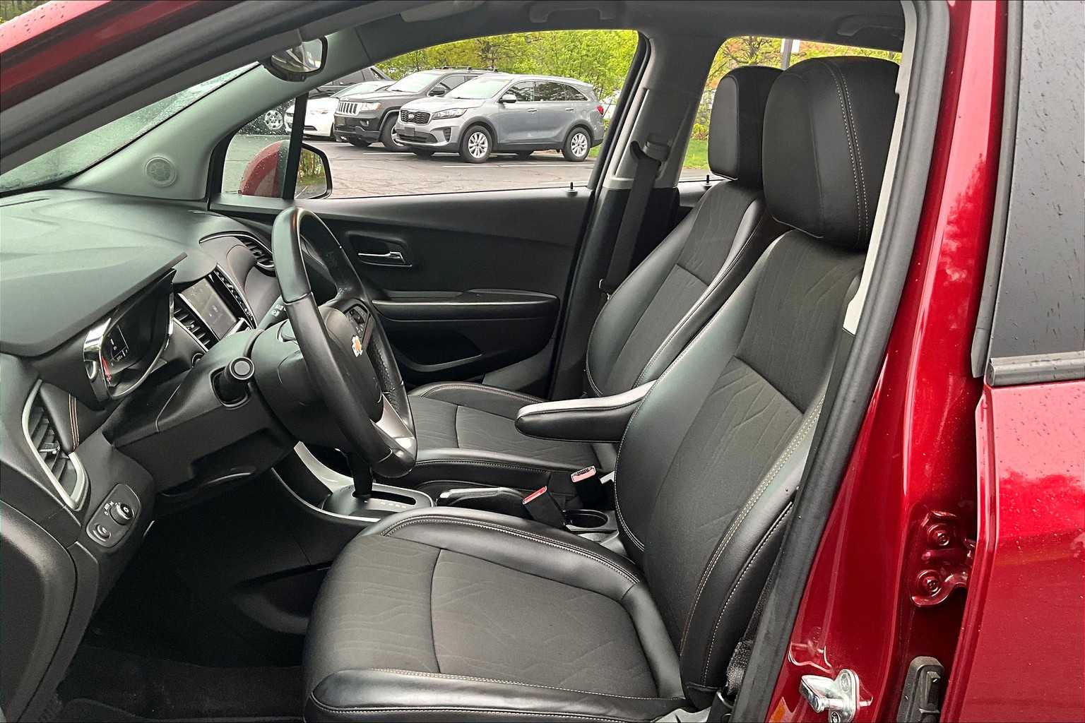 2022 Chevrolet Trax LT - Photo 10