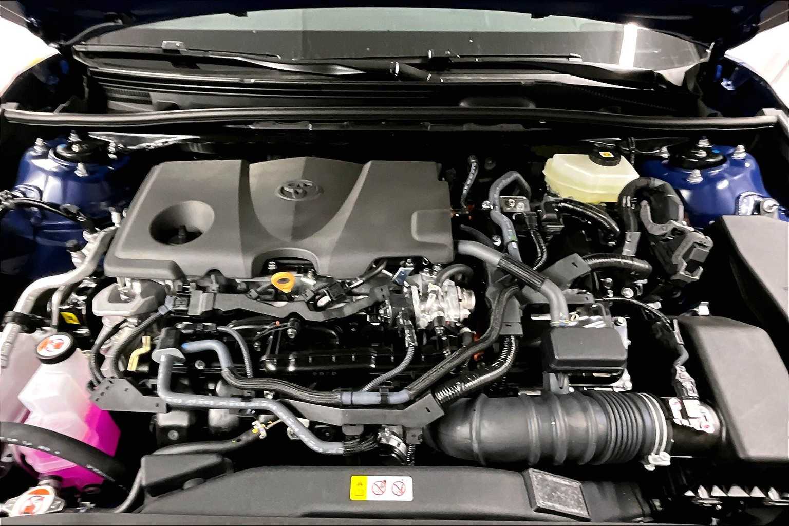 2025 Toyota Camry SE - Photo 16