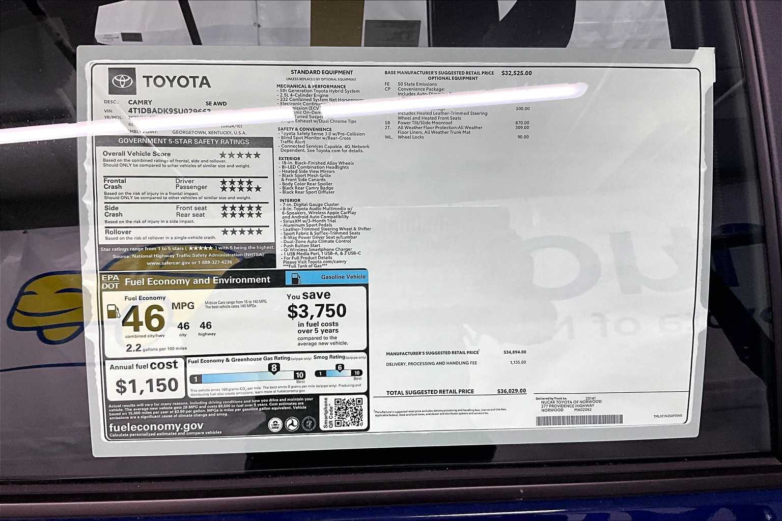 2025 Toyota Camry SE - Photo 18