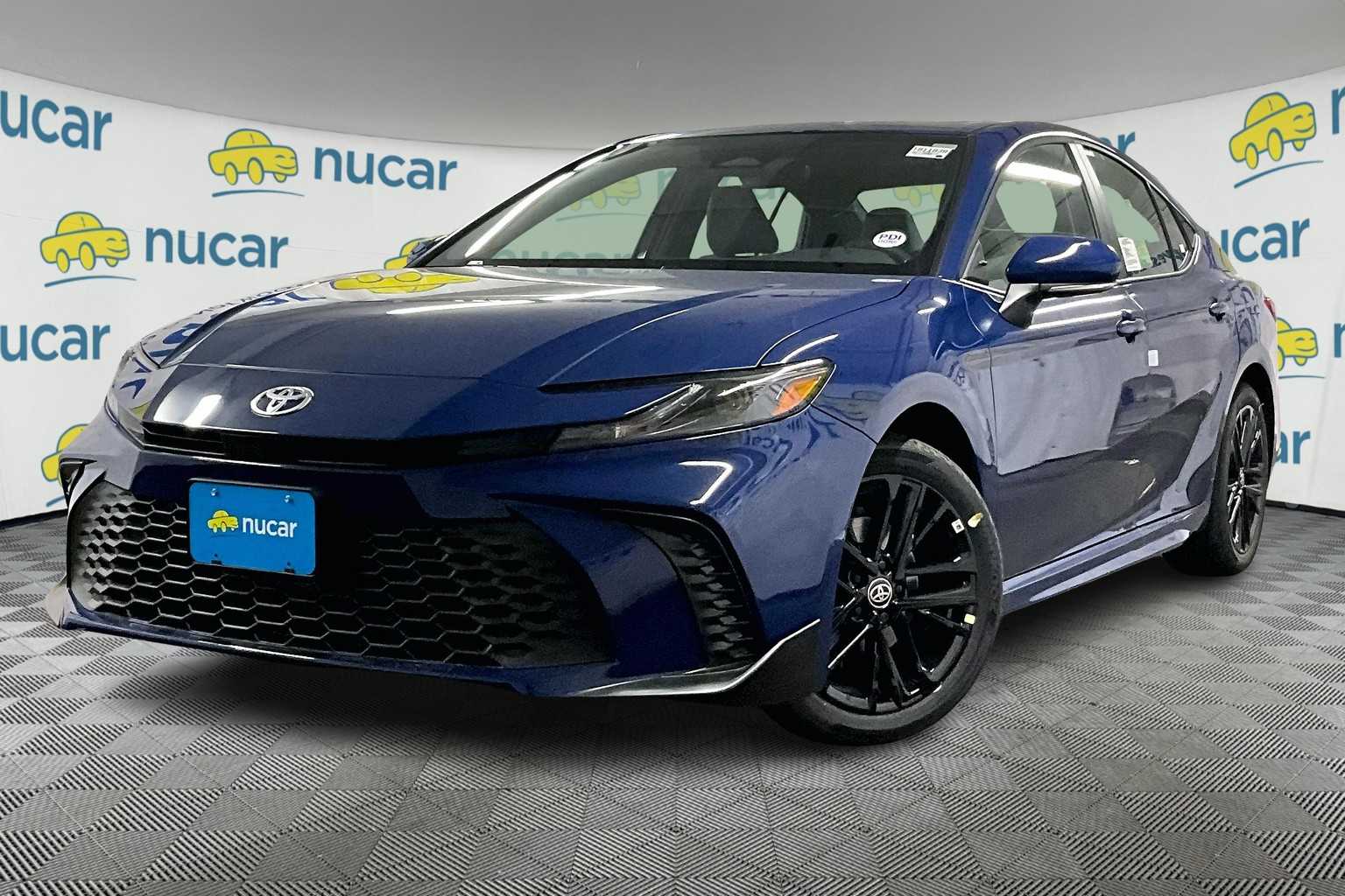 2025 Toyota Camry SE - Photo 4