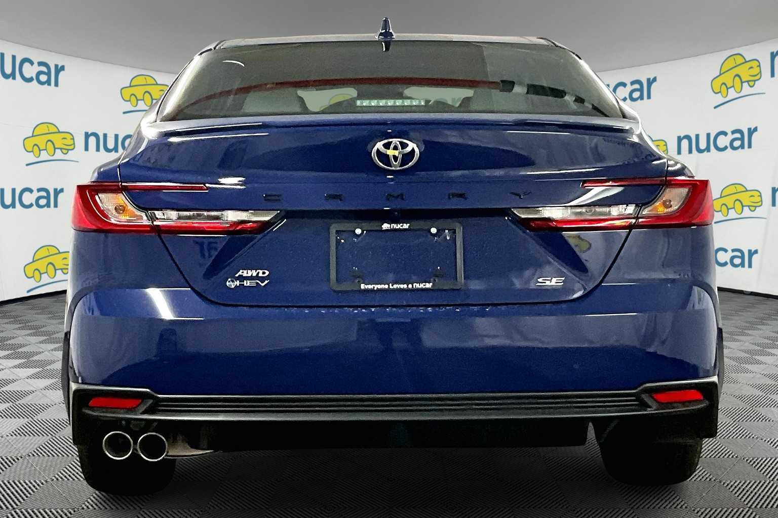 2025 Toyota Camry SE - Photo 6