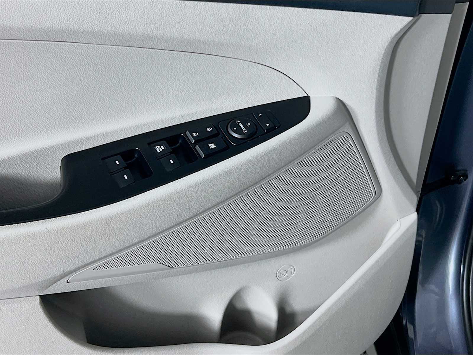 2021 Hyundai Tucson SE - Photo 18