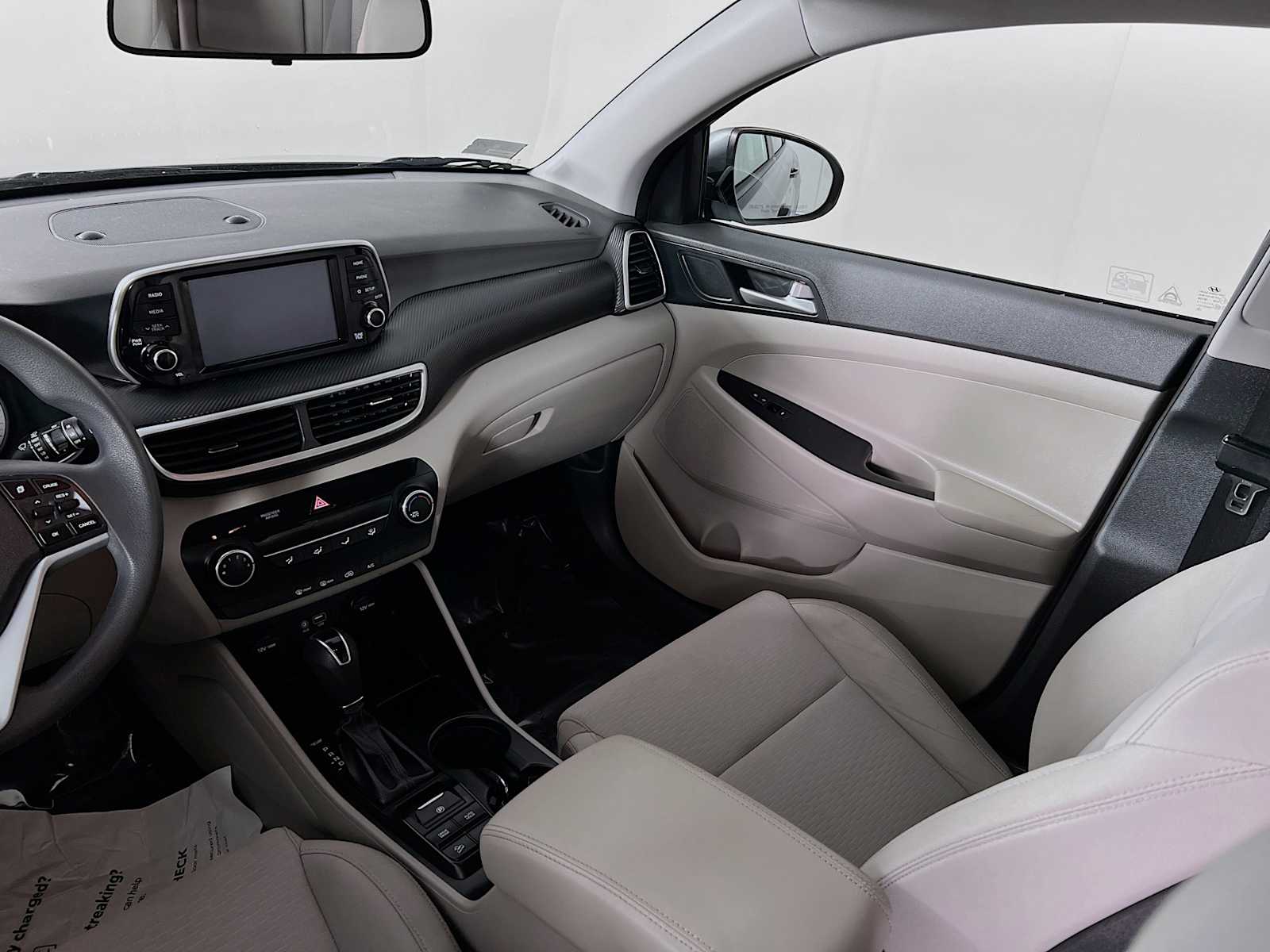 2021 Hyundai Tucson SE - Photo 22