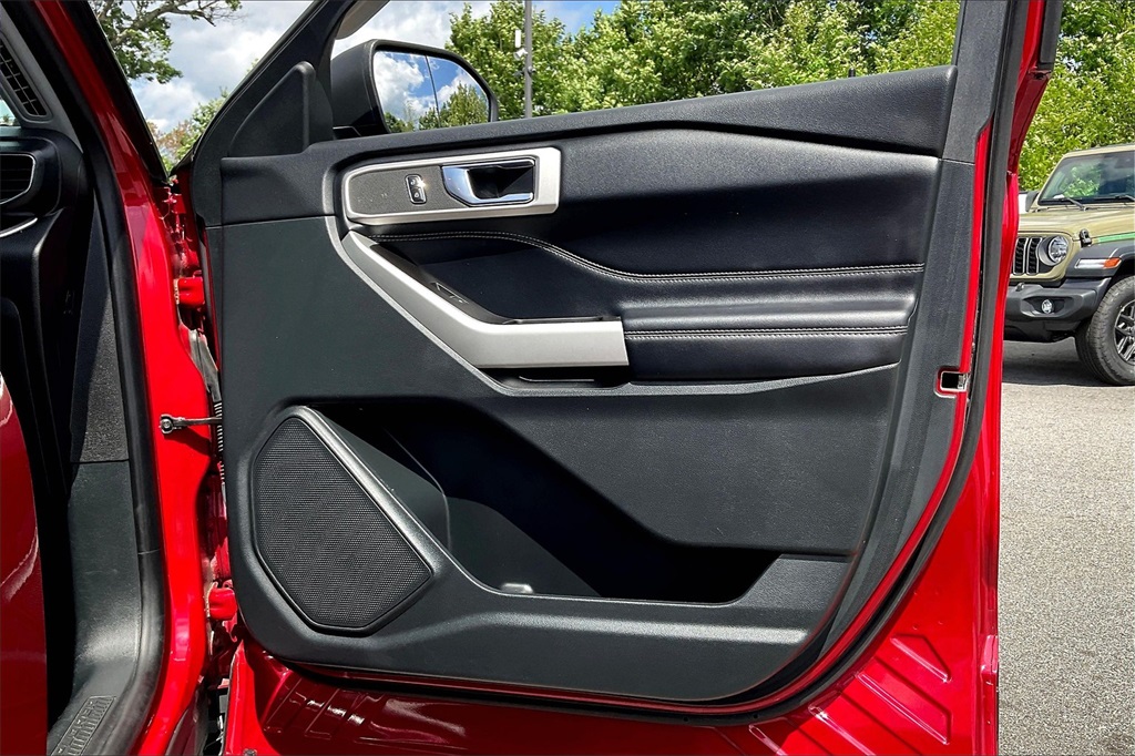 2021 Ford Explorer XLT - Photo 11