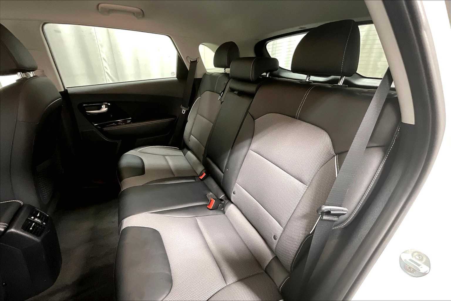 2022 Kia Niro EV EX - Photo 15