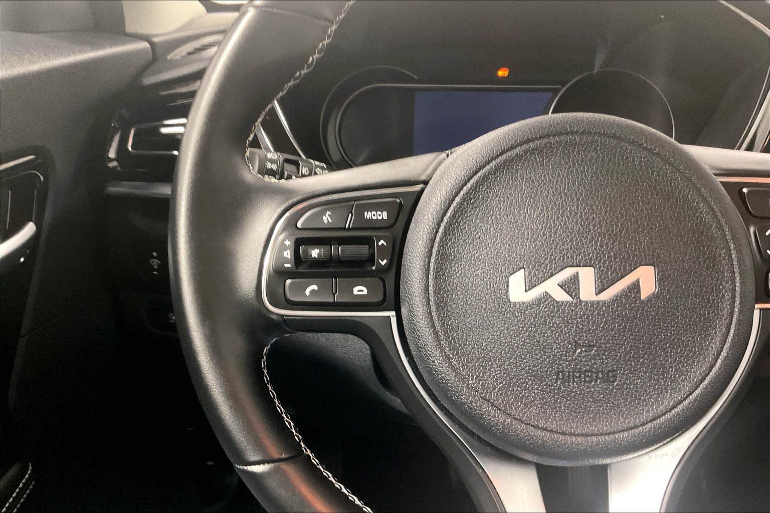2022 Kia Niro EV EX - Photo 22