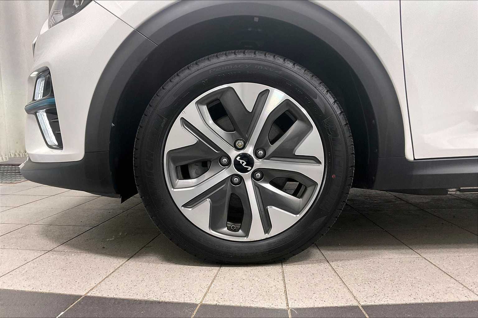2022 Kia Niro EV EX - Photo 7