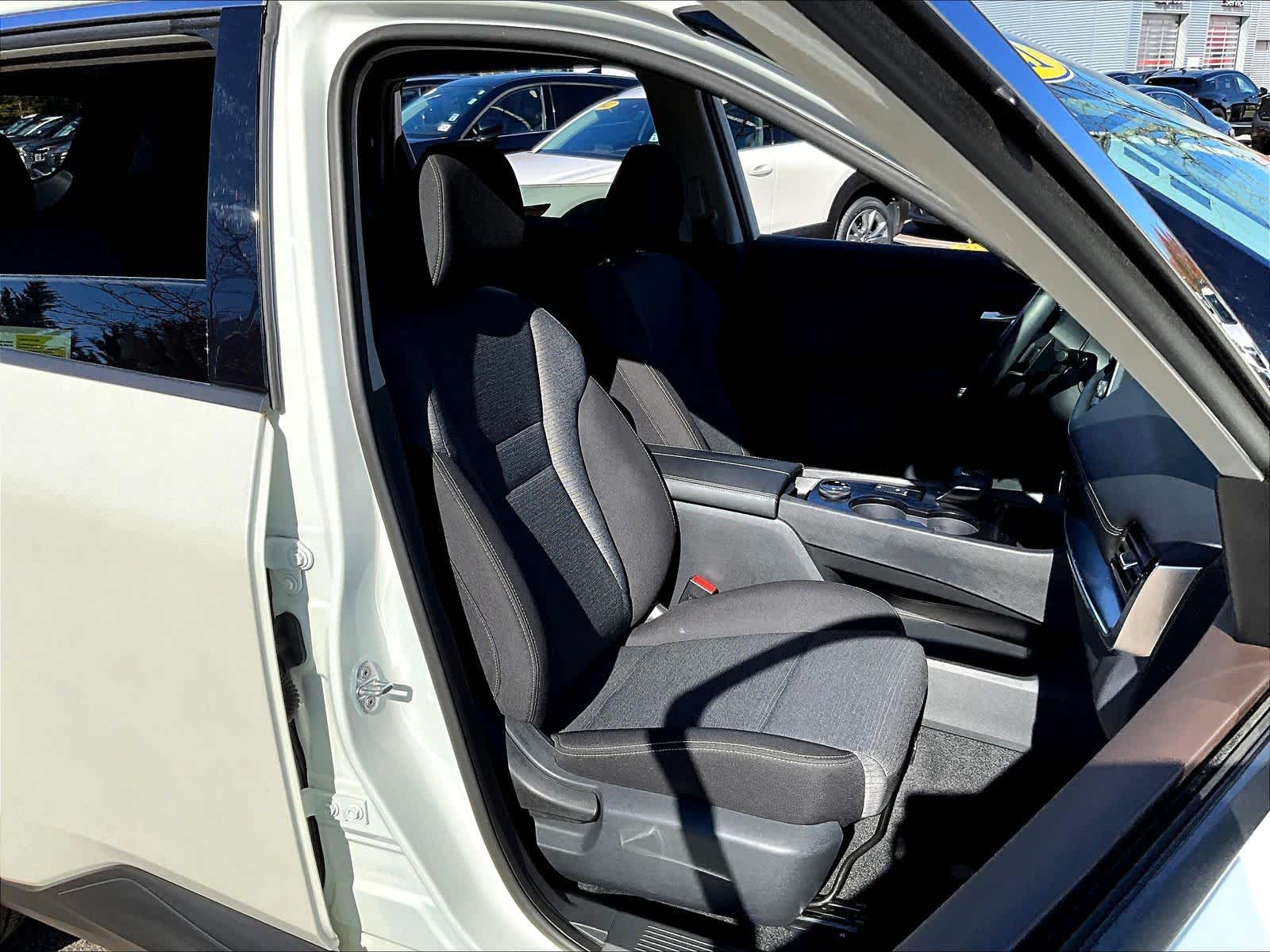2021 Nissan Rogue SV - Photo 11