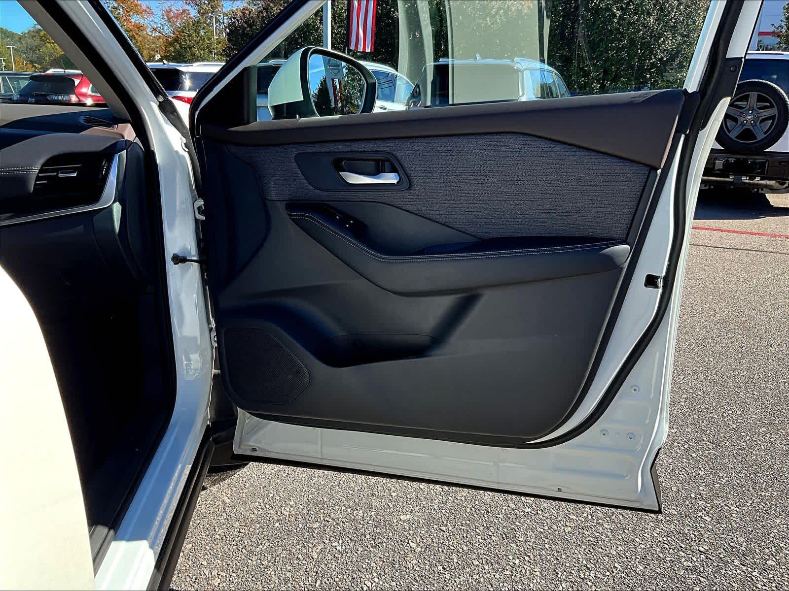 2021 Nissan Rogue SV - Photo 12