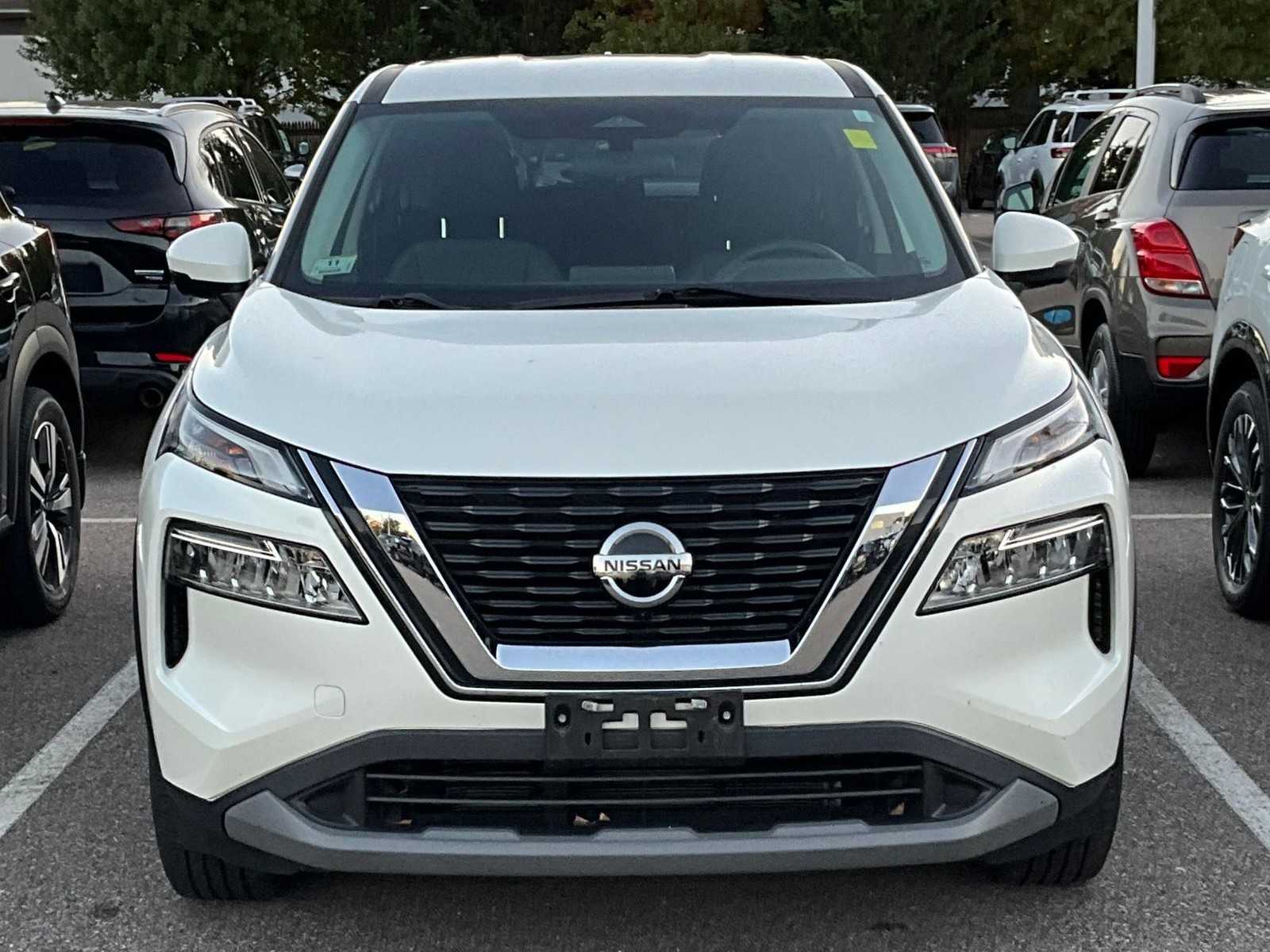 2021 Nissan Rogue SV - Photo 2