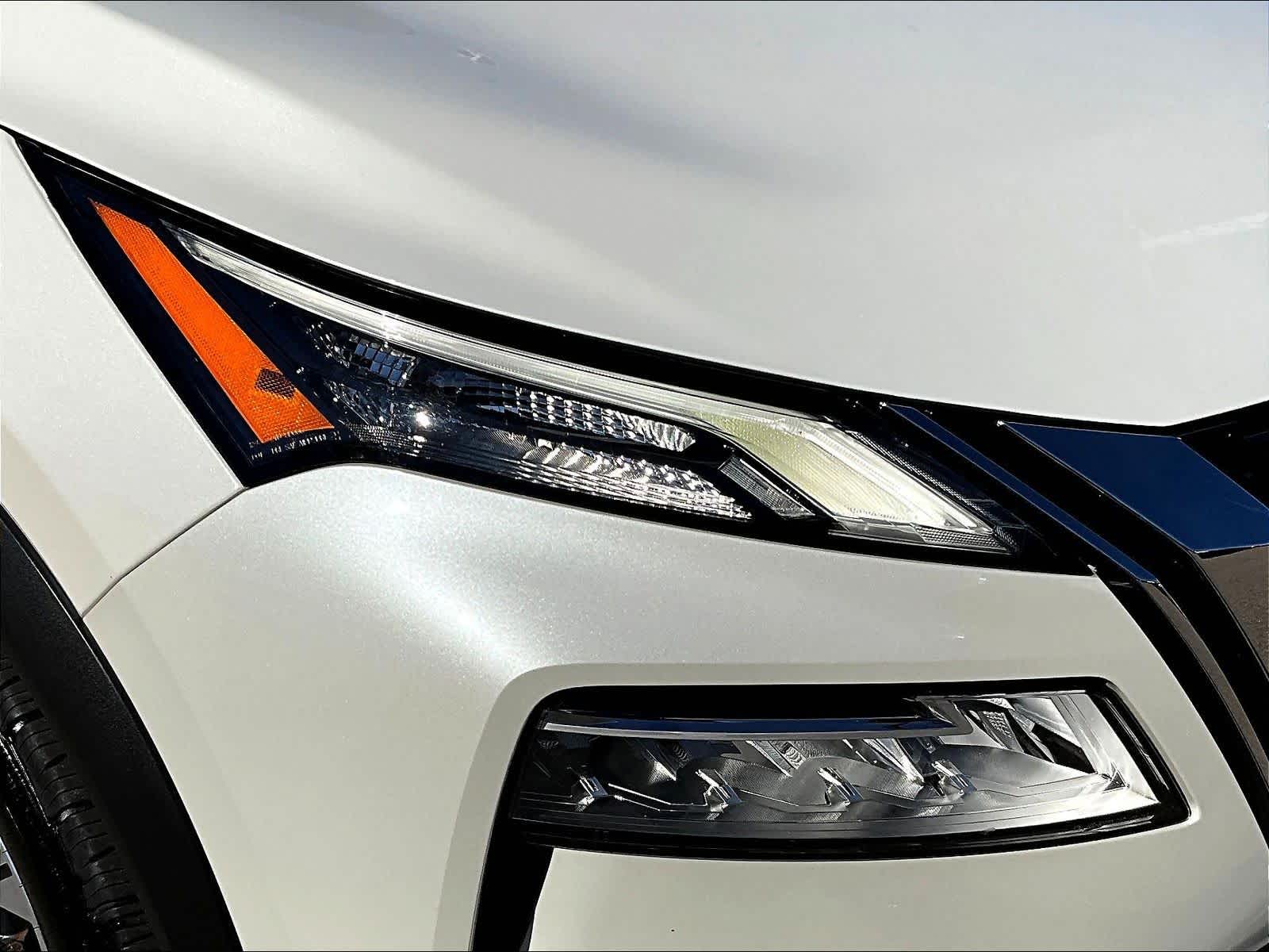 2021 Nissan Rogue SV - Photo 31