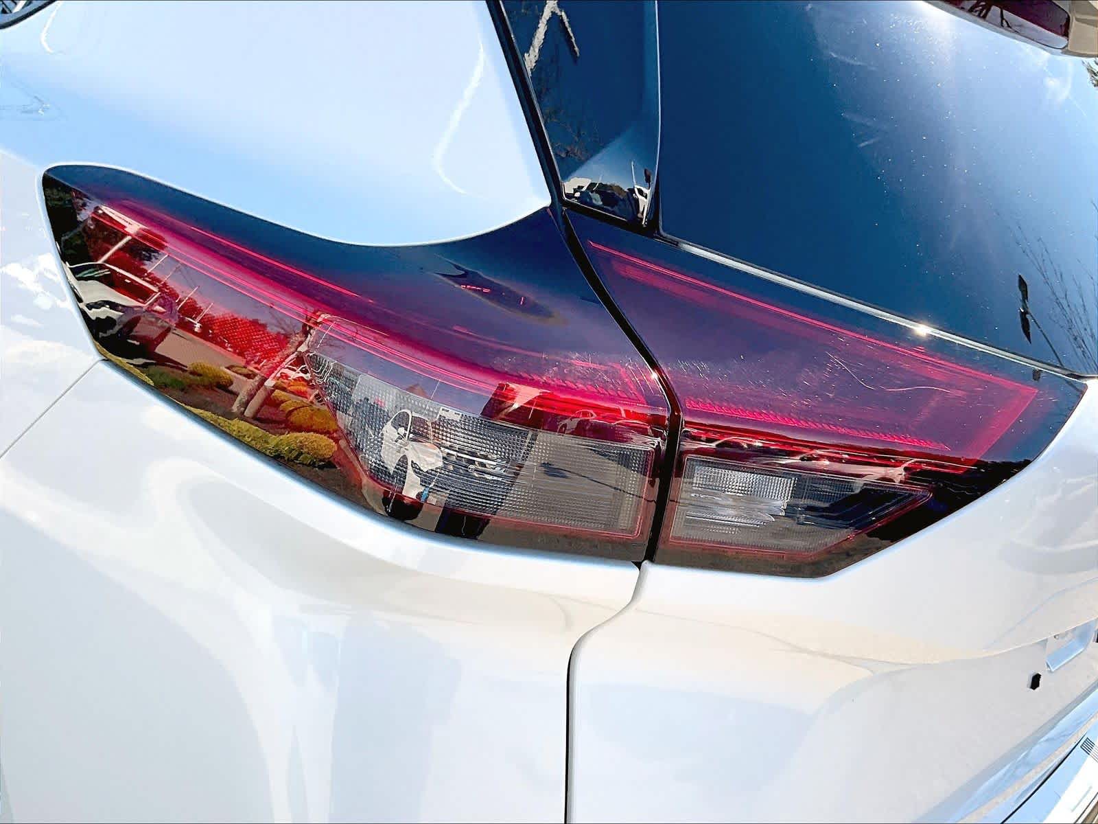 2021 Nissan Rogue SV - Photo 32