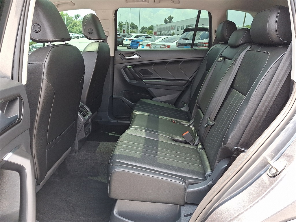 2022 Volkswagen Tiguan 2.0T SE - Photo 11