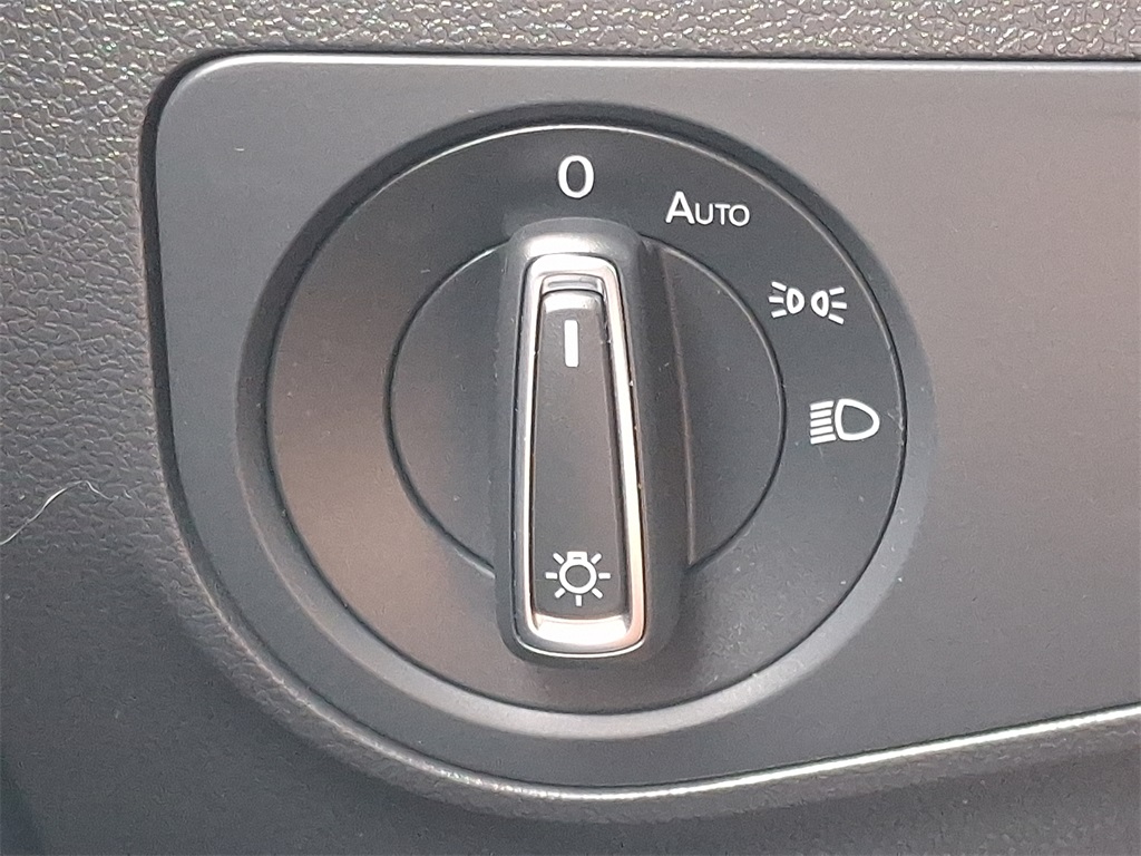 2022 Volkswagen Tiguan 2.0T SE - Photo 25