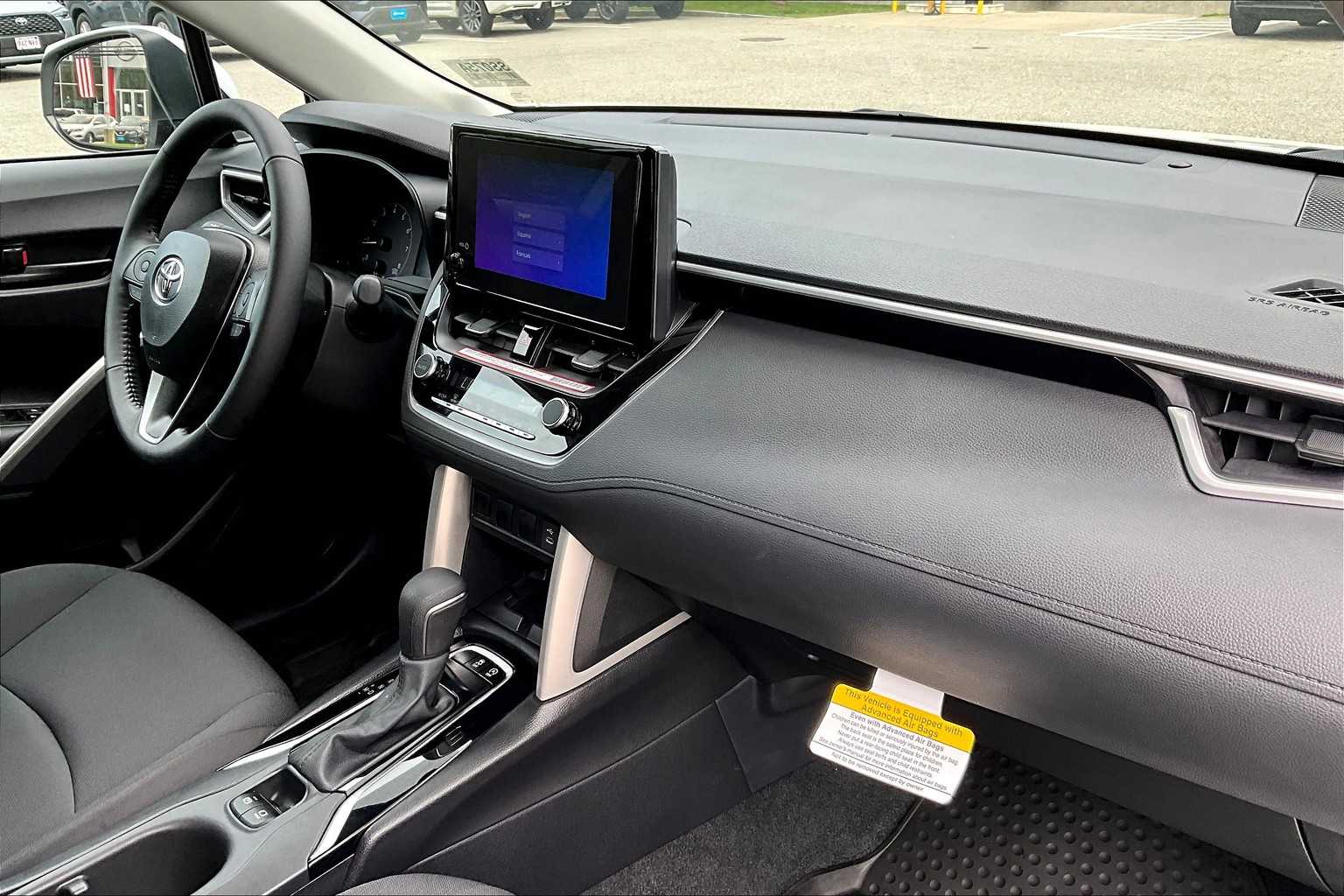 2024 Toyota Corolla Cross LE - Photo 14