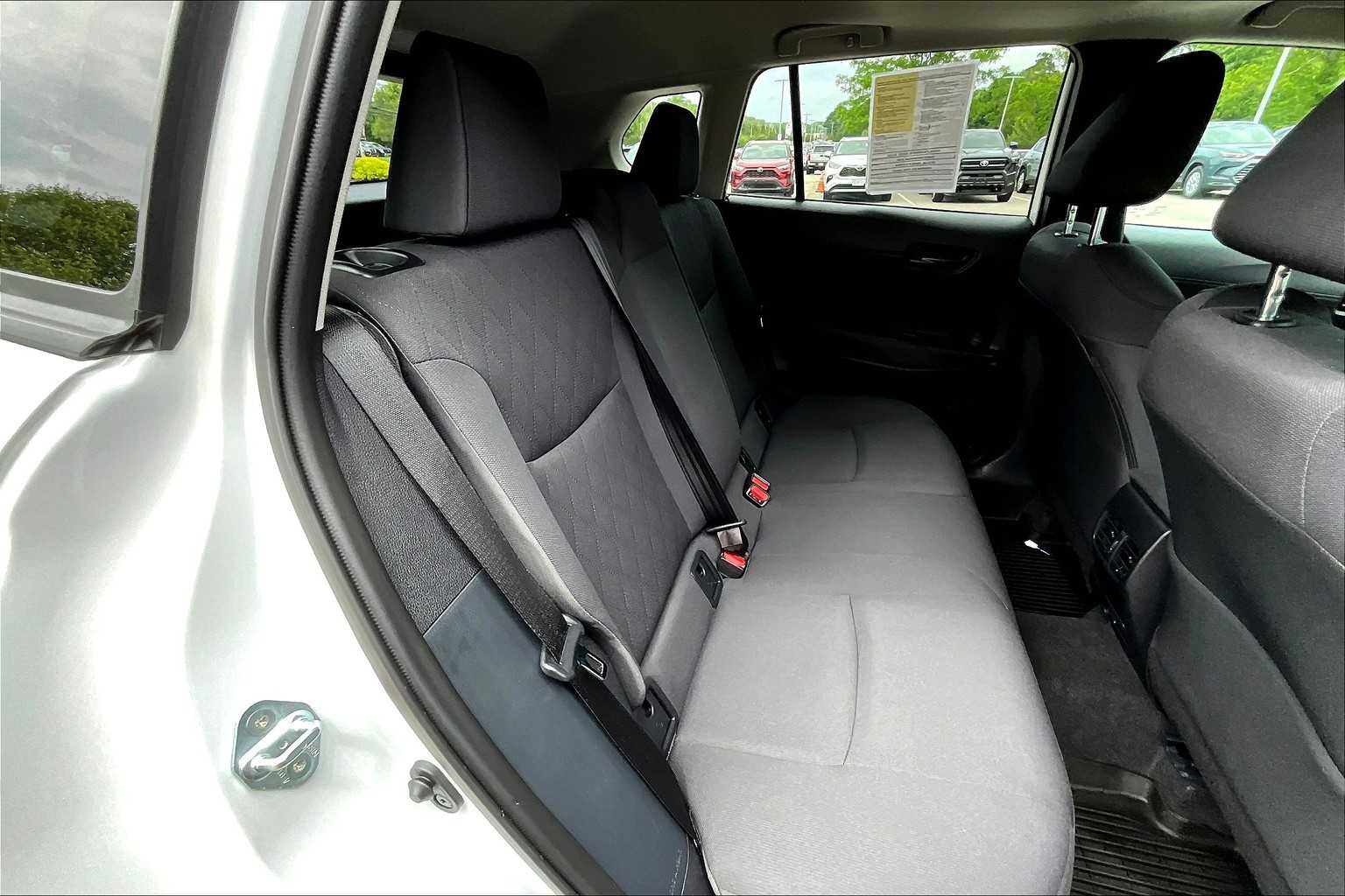 2024 Toyota Corolla Cross LE - Photo 16