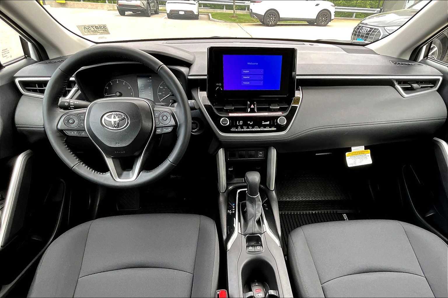 2024 Toyota Corolla Cross LE - Photo 21