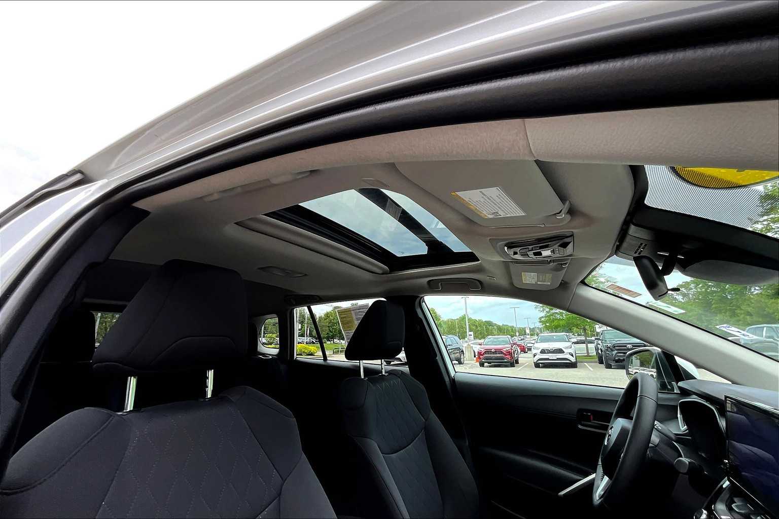 2024 Toyota Corolla Cross LE - Photo 22