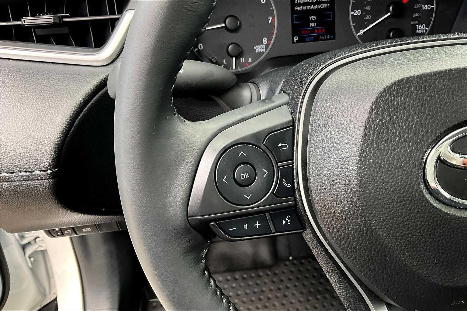 2024 Toyota Corolla Cross LE - Photo 23