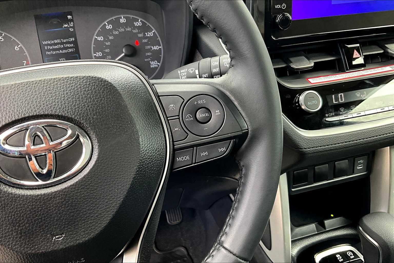 2024 Toyota Corolla Cross LE - Photo 24