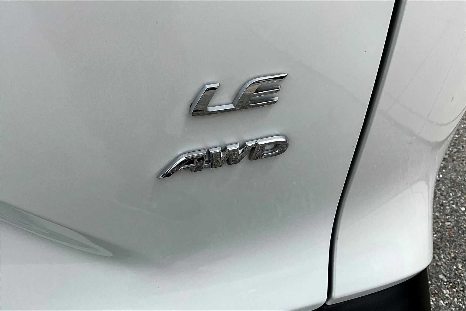2024 Toyota Corolla Cross LE - Photo 29