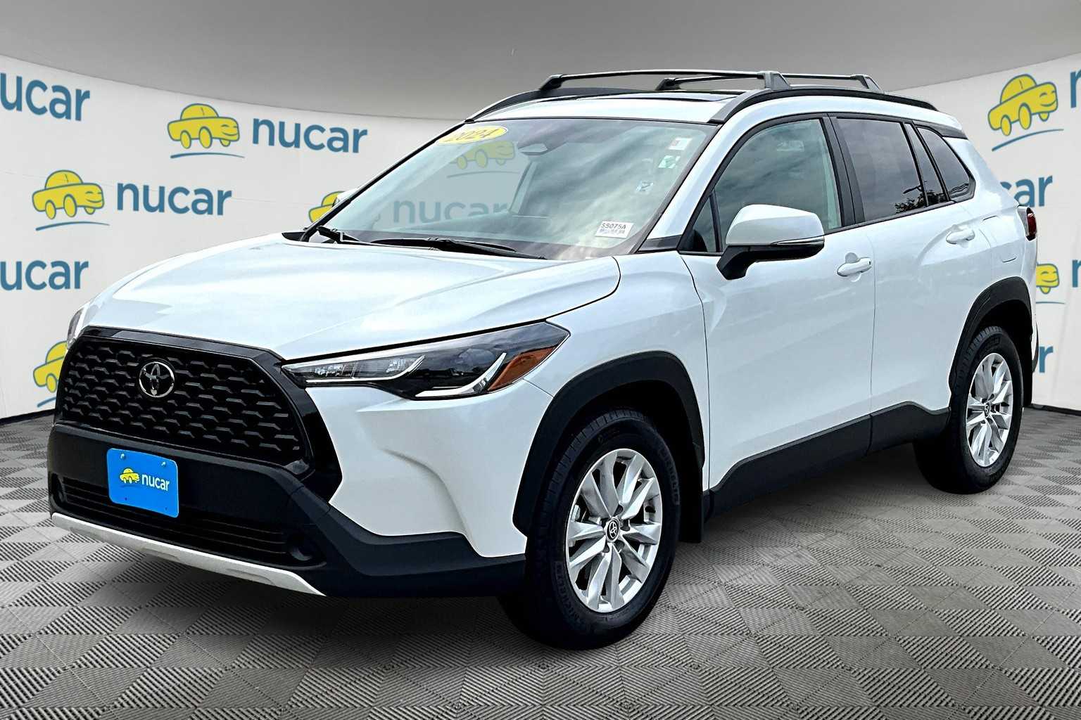 2024 Toyota Corolla Cross LE - Photo 3
