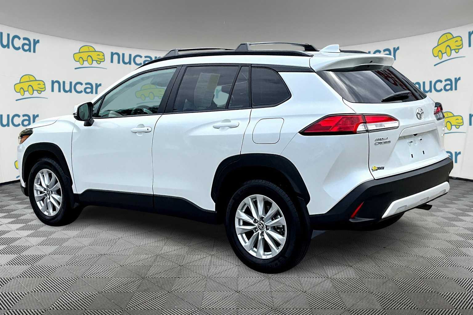 2024 Toyota Corolla Cross LE - Photo 4
