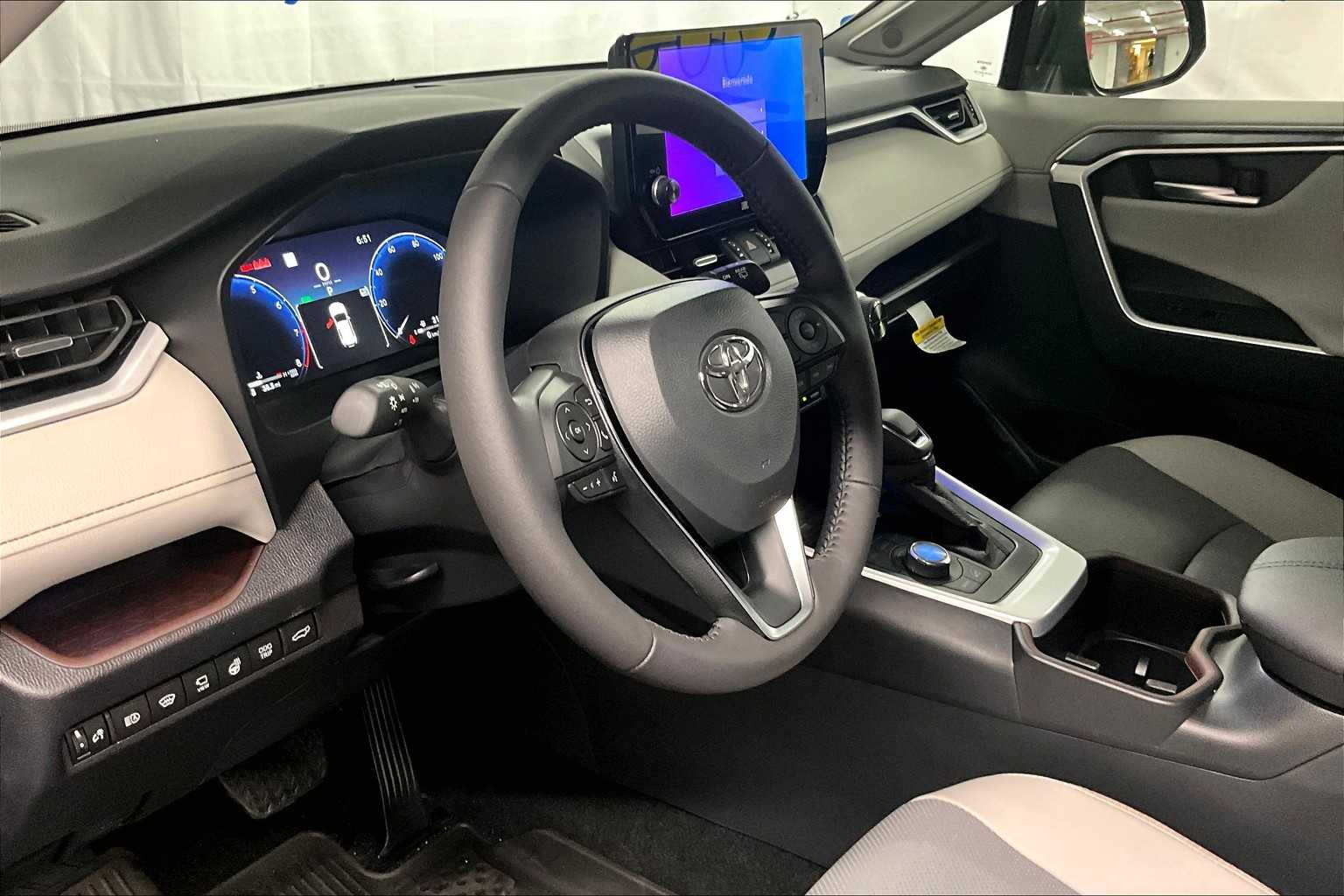 2025 Toyota RAV4 Limited - Photo 9
