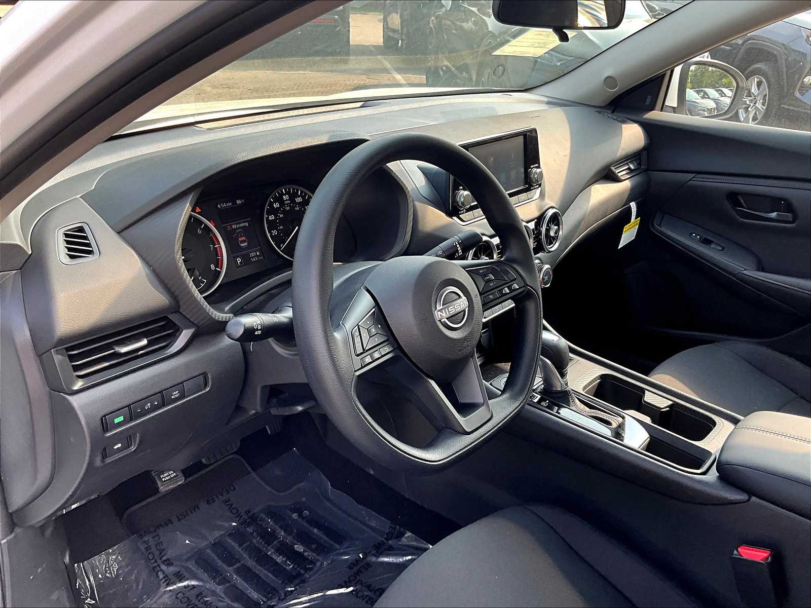 2025 Nissan Sentra S - Photo 9