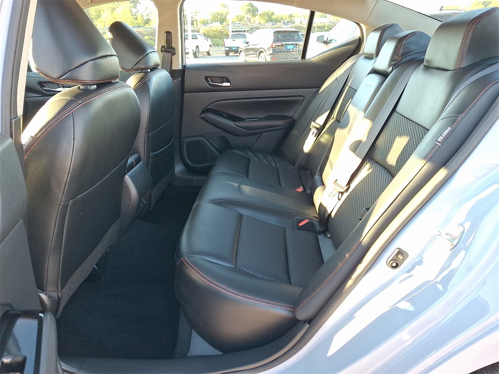 2024 Nissan Altima 2.5 SR - Photo 11