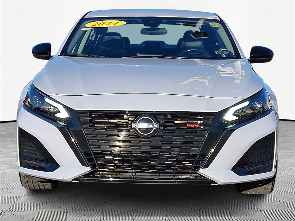 2024 Nissan Altima 2.5 SR - Photo 2