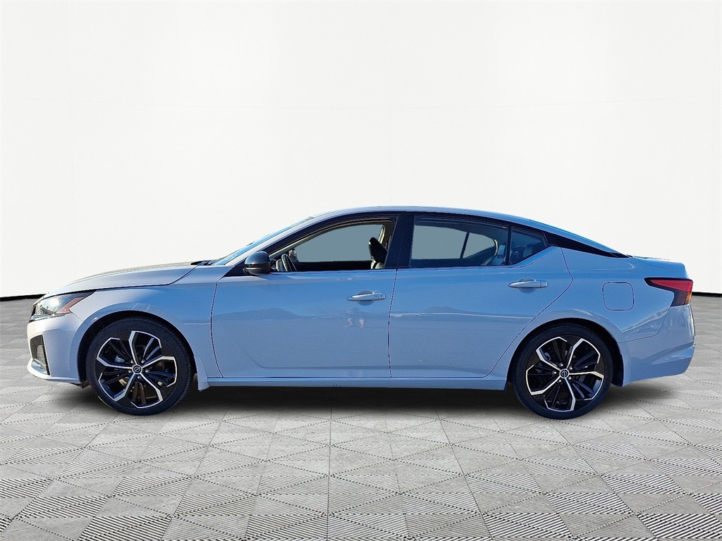 2024 Nissan Altima 2.5 SR - Photo 4