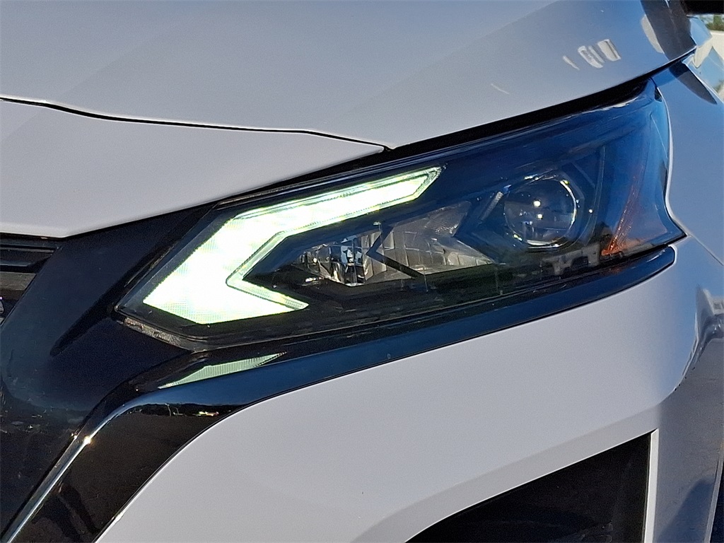 2024 Nissan Altima 2.5 SR - Photo 10
