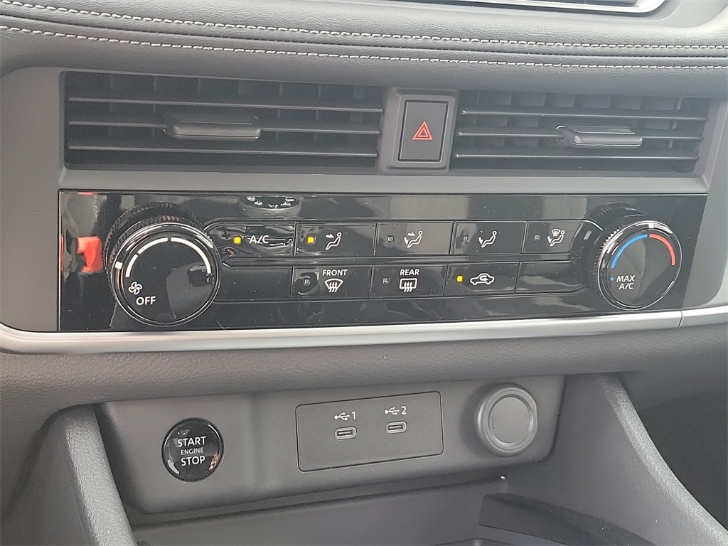 2025 Nissan Rogue S - Photo 11