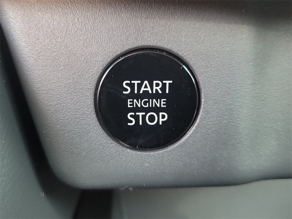 2025 Nissan Rogue S - Photo 15