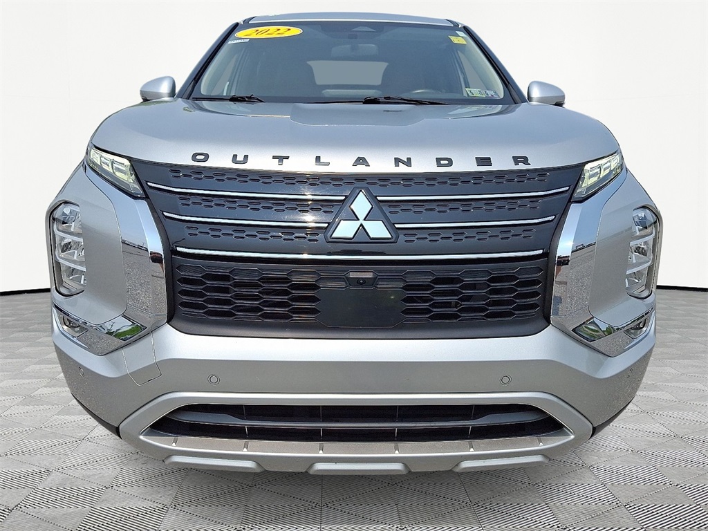 Used 2022 Mitsubishi Outlander SE with VIN JA4J3UA83NZ013359 for sale in New Castle, DE