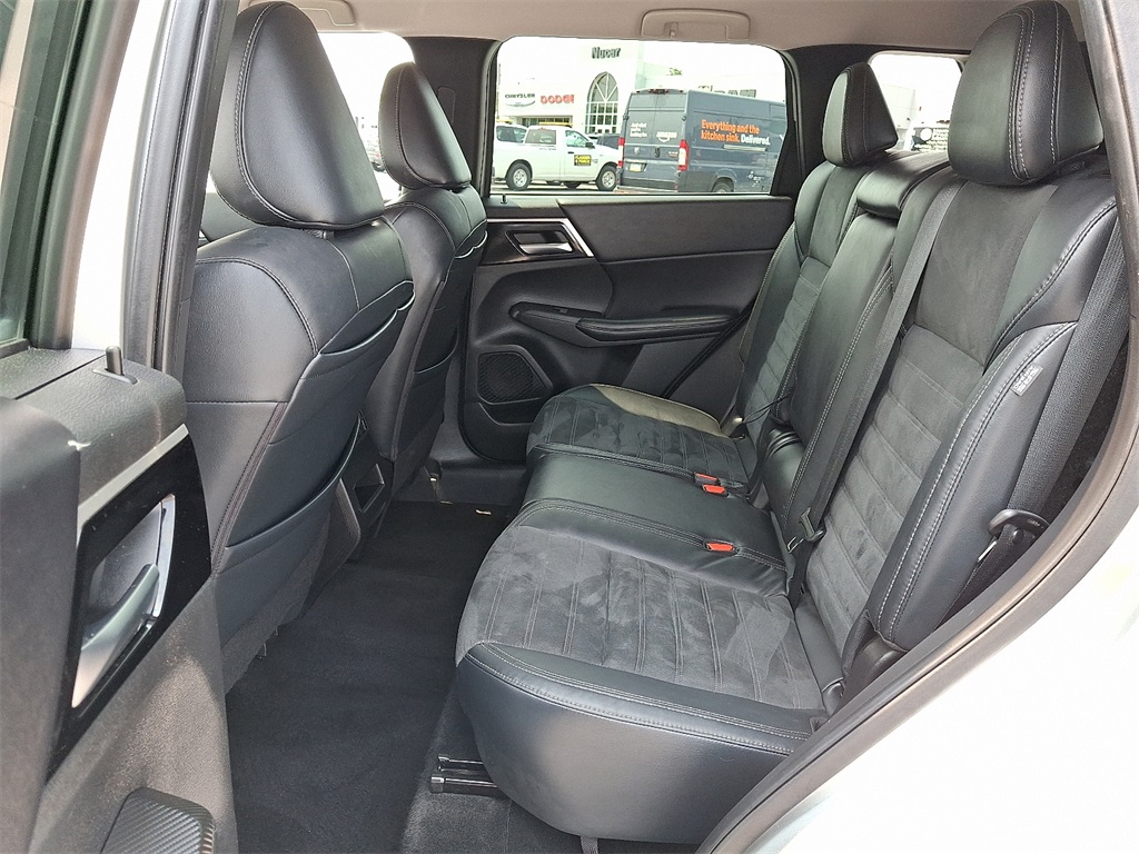 2022 Mitsubishi Outlander SE - Photo 10