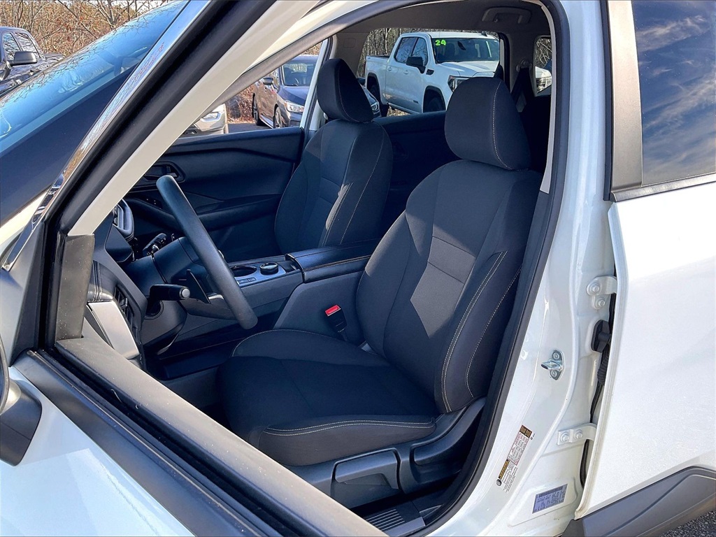 2024 Nissan Rogue S - Photo 9