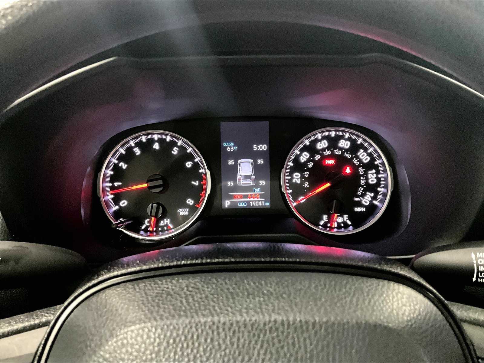 2022 Toyota RAV4 LE - Photo 24