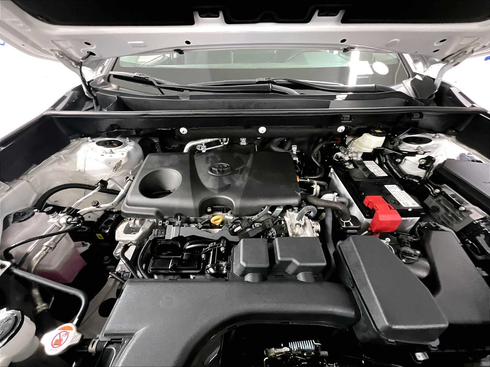 2022 Toyota RAV4 LE - Photo 29