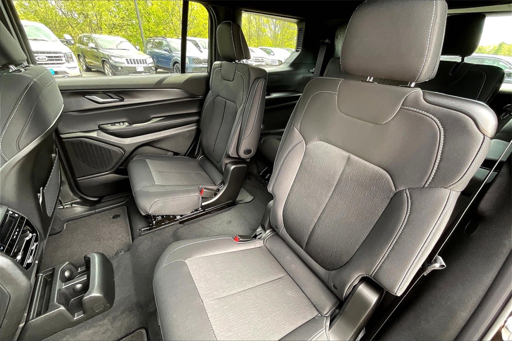 2025 Jeep Grand Cherokee L Laredo - Photo 15