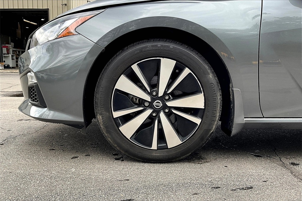 2021 Nissan Altima 2.5 SV - Photo 4