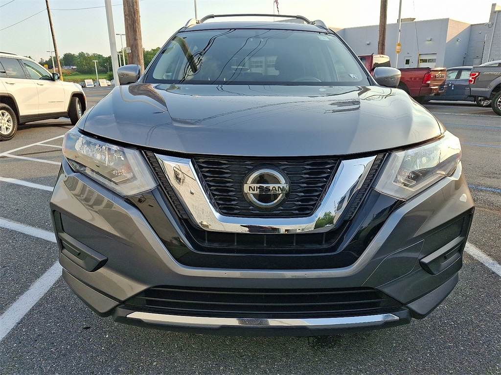 2018 Nissan Rogue SV - Photo 2