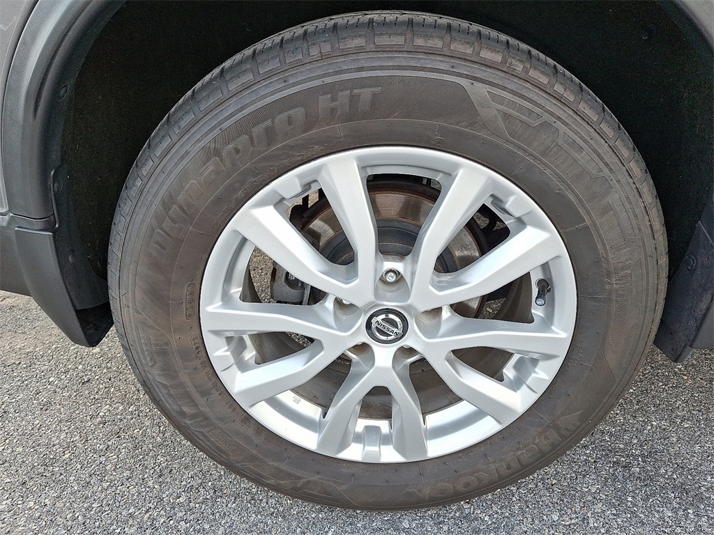2018 Nissan Rogue SV - Photo 7